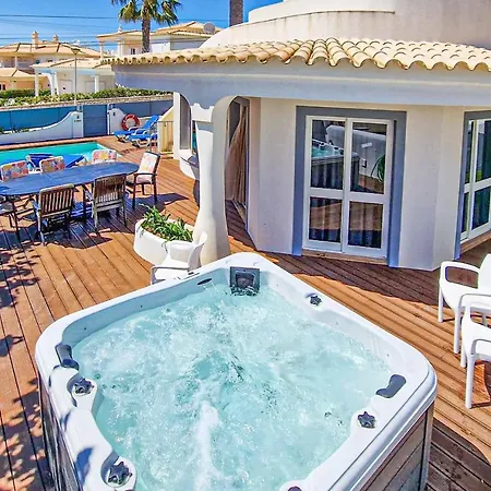 Crispa Villa