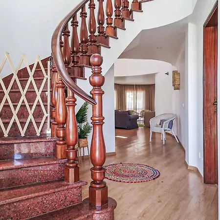Crispa Villa